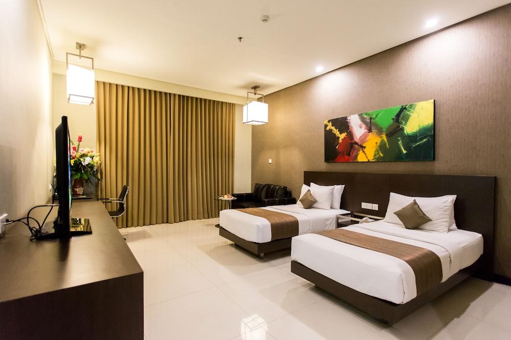 Savana & Convention Hotel