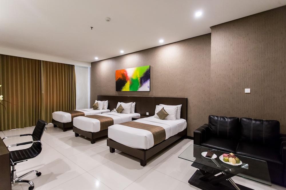 Savana & Convention Hotel