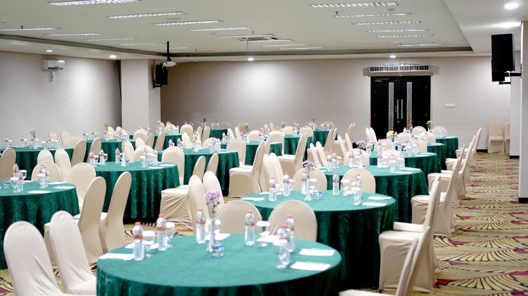 Savana & Convention 4*